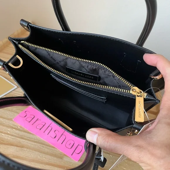 🌼Michael Kors Purse - Picture 8 of 13